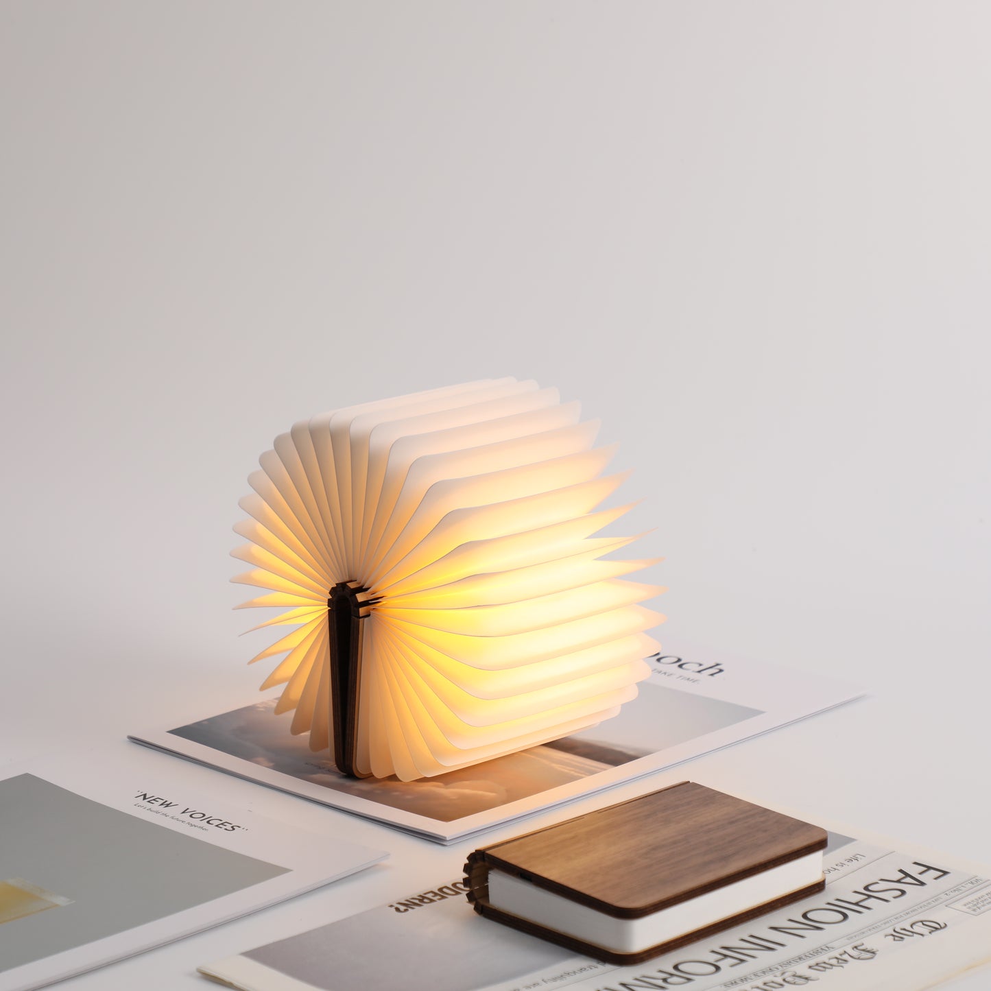 LumiBook Wooden Magnetic Book Lamp
